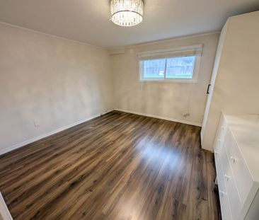 All Inclusive 3 Bedroom Lower unit in Welland! - Photo 3