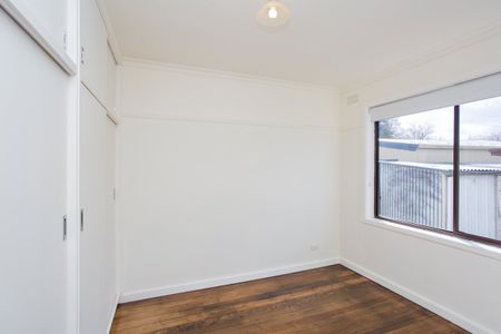 Recently refurbished Three Bedroom Home - Photo 4