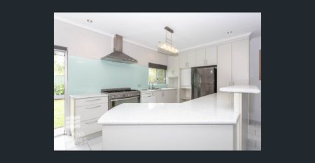 Fully Furnished Beachside Home! - Photo 3