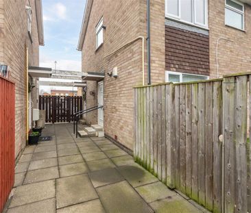 2 bed flat to rent in Lowbiggin, Newcastle Upon Tyne, NE5 - Photo 4