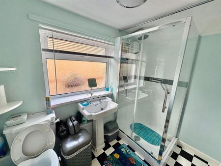 2 bedroom semi-detached house to rent - Photo 4