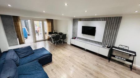 2 bedroom terraced house to rent - Photo 4