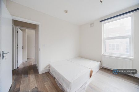 3 bedroom flat to rent - Photo 3