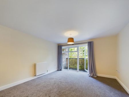 2 bedroom flat to rent - Photo 2