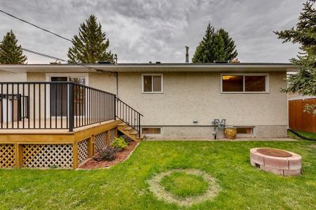 4812 40 Avenue Northwest, Calgary - Photo 4