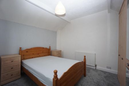 3 bedroom House To Let - Photo 3