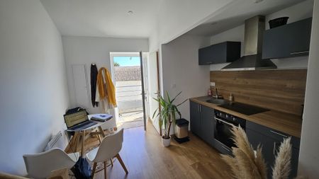 Location Appartement 2 pièces 43m² NEUVILLE DE POITOU 86170 - Photo 5