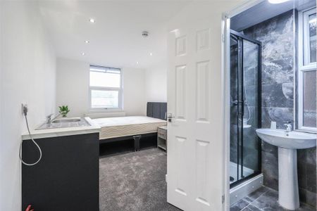 1 bedroom in a house share to rent - Photo 5