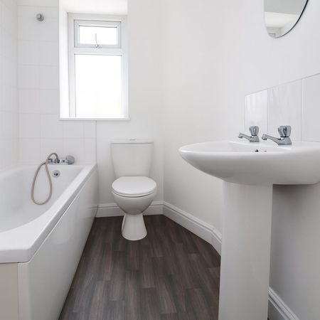 2 bedroom House To Let - Photo 5