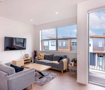Modern 2bdrm Apartment, Furnished or Unfurnished - Photo 1