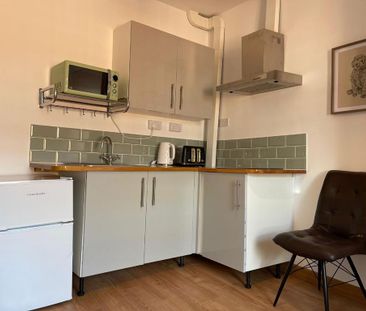 Studio to rent - Photo 5