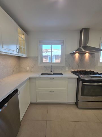 For Lease - 660A Chipmunk Street, Pickering, Ontario - Photo 2