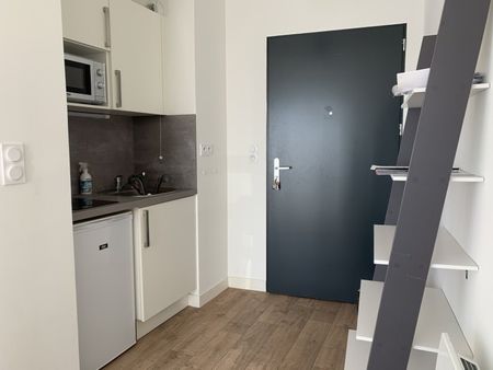 Location Appartement 1 pièce 24m² ROSIERES PRES TROYES 10430 - Photo 5