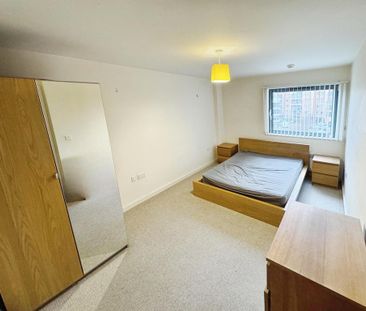 2 bedroom flat to rent - Photo 4