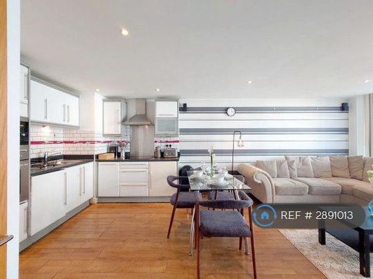 2 bedroom flat to rent - Photo 1