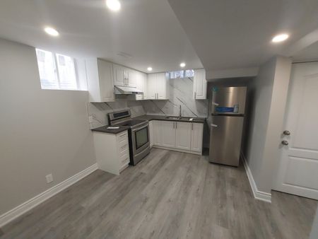 For Lease - 7319 Aldergrove Court, Mississauga, Ontario - Photo 3