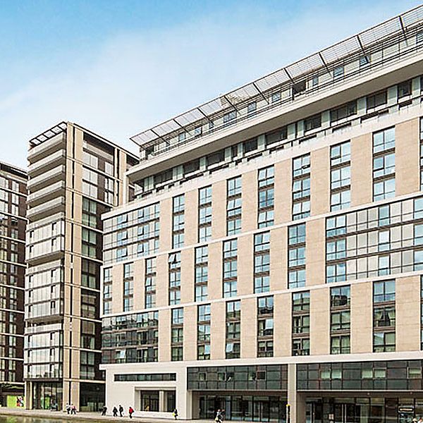The stunning one-bedroom apartment is situated in a modern building in Paddington, London W2 - Photo 1