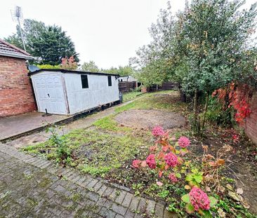 3 bedroom detached bungalow to rent - Photo 3