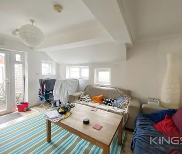 3 bedroom apartment to rent - Photo 2