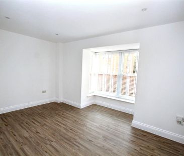 2 bedroom end of terrace house to rent - Photo 5