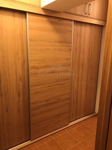 Decent Two Bed Apt Overlooking Boulevard Unirii - Downtown - Photo 4