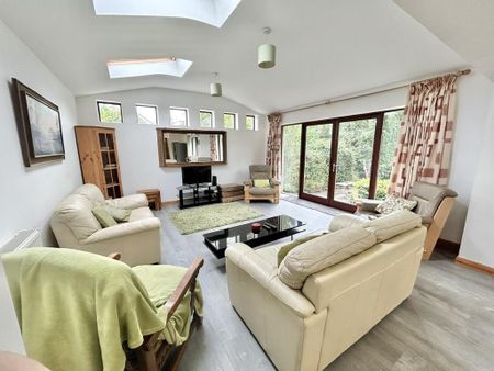 4 bedroom detached house to rent - Photo 3