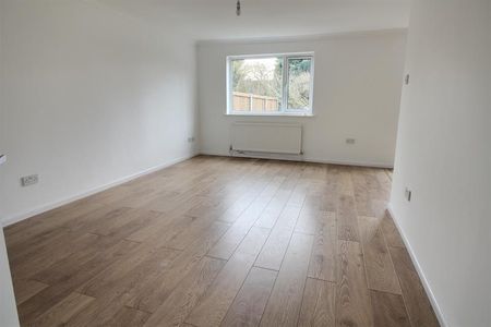 3 bedroom end of terrace house to rent - Photo 2