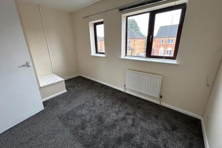 2 bedroom semi-detached house to rent - Photo 4
