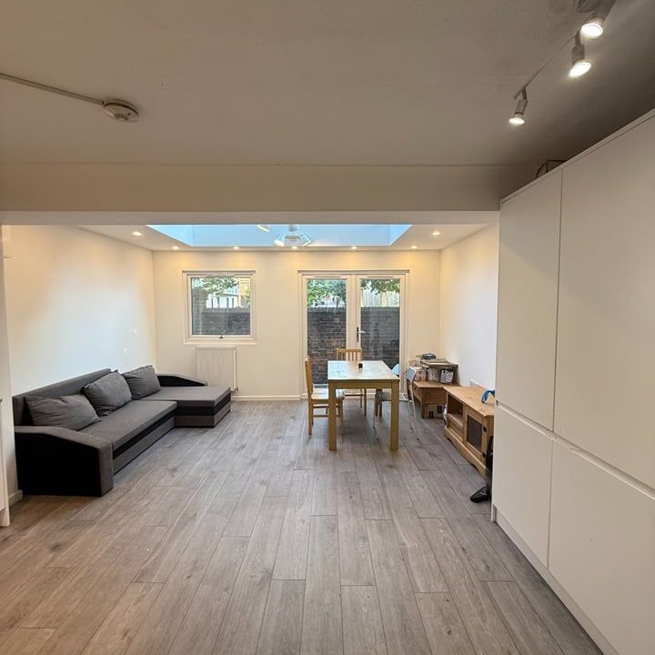 Room in a Shared House, Barnfield Place, E14 - Photo 1