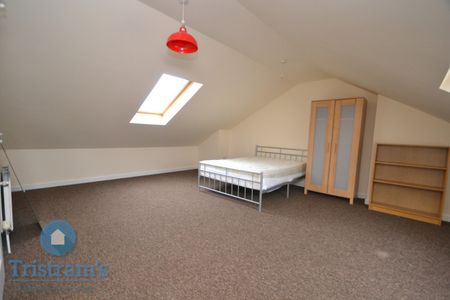 3 bed Flat for Rent - Photo 4