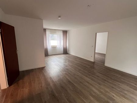 Für Altstadt-Genießer: Moderne 2,5-Zimmer-Wohnung mit großer Dachterrasse im Herzen von Moers - Photo 3