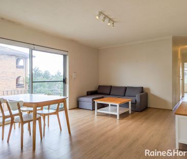 Light-Filled 2 Bedroom Unit - Photo 6
