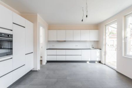 Hochwertige 5- Zimmer Maisonettewohnung mit EBK und Balkon. - Foto 3