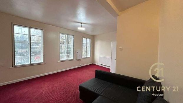 Central Parade, TW5 - Photo 1