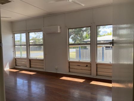 Fully Furnished 5 Bedroom House Perfect for Workers - Photo 3