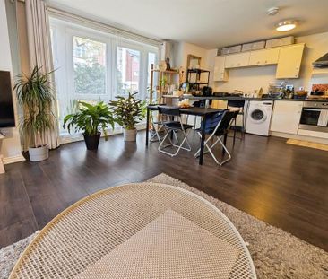 2 bedroom flat to rent - Photo 4