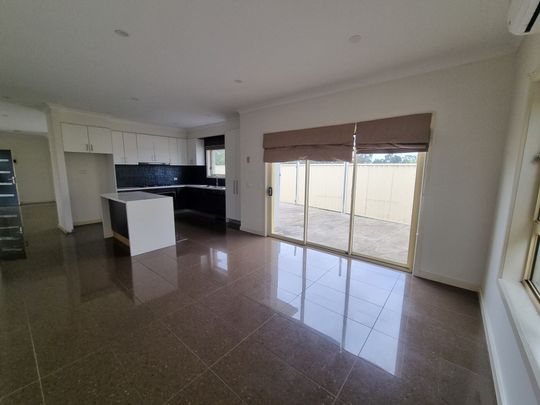 Low Maintenance Unit - Photo 1