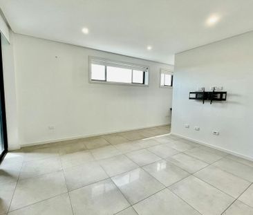 Modern One Bedroom Unit - Photo 1