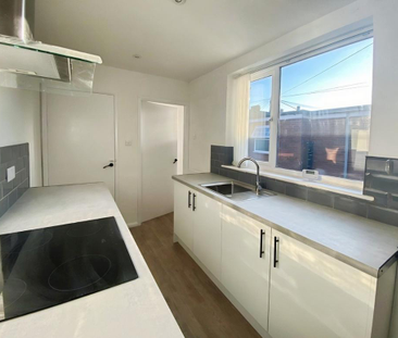 2 bedroom semi-detached house to rent - Photo 3