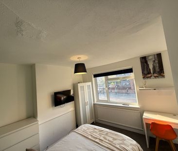 Room in a Shared House, Middle Street, NG9 - Photo 3