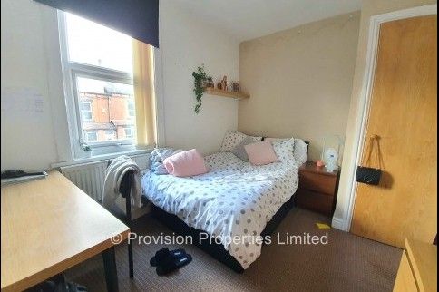 4 Bedroom Student Lets in Leeds - Photo 1