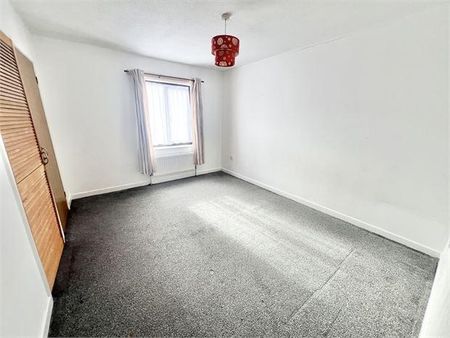 2 bedroom end of terrace house to rent - Photo 2