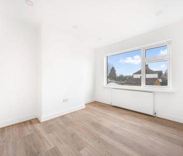 3 bedroom end of terrace house to rent - Photo 3