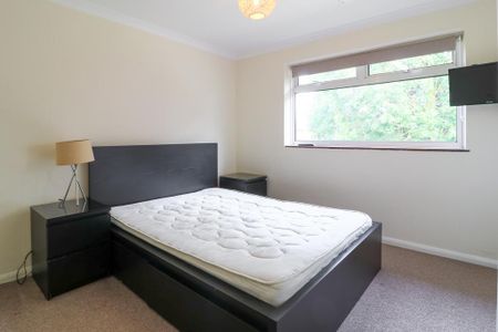 1 bedroom semi-detached house to rent - Photo 2