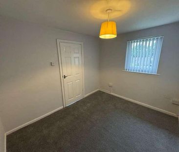 Acaster Drive, Low Moor, Bradford, BD12 - Photo 4