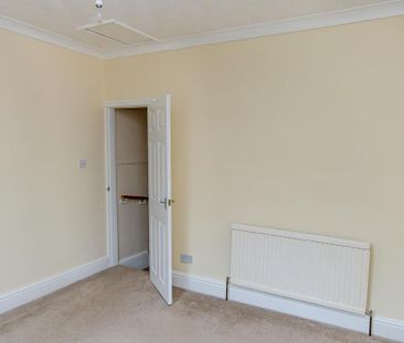 2 bedroom end of terrace house to rent - Photo 1