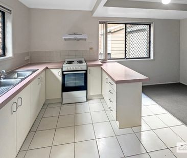 Low Maintenance Townhouse in Shailer Park - Photo 5