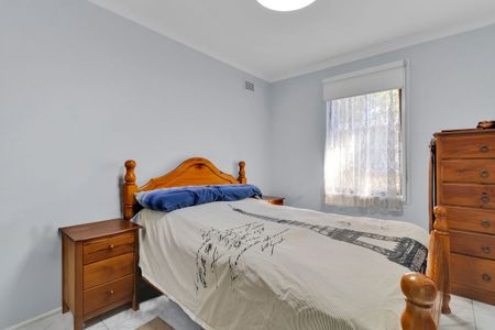 Central Location to Killarney Vale - Photo 3