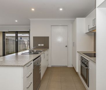 2/6 Cassinia Street, Mount Low - Photo 4