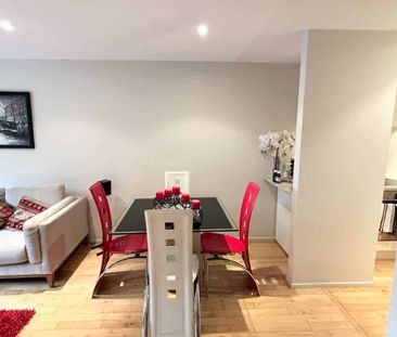 Prime Location! - Photo 2